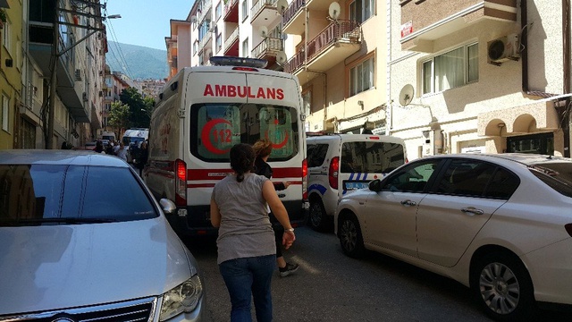 Arkadaşlık isteğini reddeden kadını bıçaklayıp, intihara kalkıştı