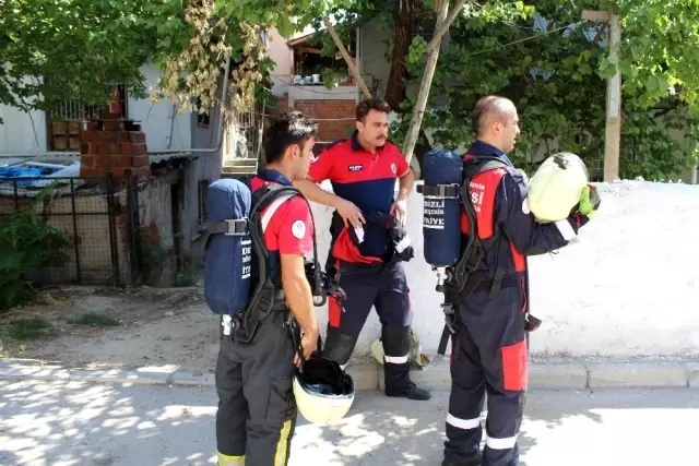 Mahalleye yayılan dayanılmaz kokunun altından 5 günlük ceset çıktı