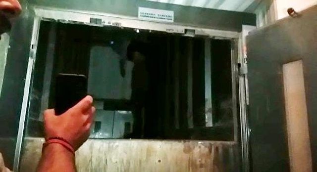 Asansörde sıkışan yaşlı adam feci şekilde hayatını kaybetti!