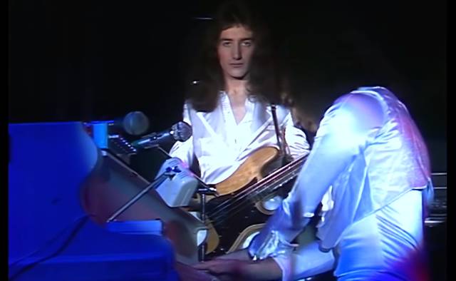 Queen'in Bohemian Rhapsody videosu YouTube'da 1 milyar izlemeyi geçen en eski şarkı oldu