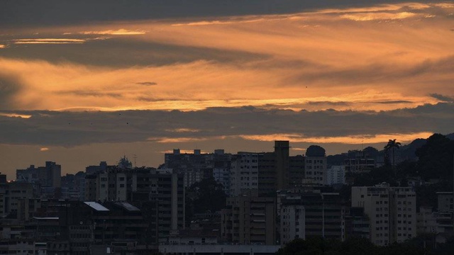 Venezuela'da ülke genelinde elektrik kesildi, hükümet 'elektromanyetik saldırı' diyor