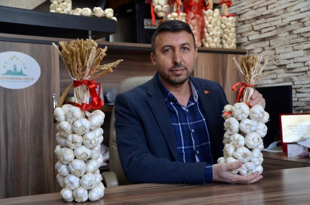 Taşköprü sarımsağı bu hafta 17 TL'den alıcı buldu