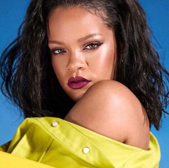 Rihanna kendisine tıpa tıp benzeyen 7 yaşındaki kız çocuğuyla sosyal medyayı salladı