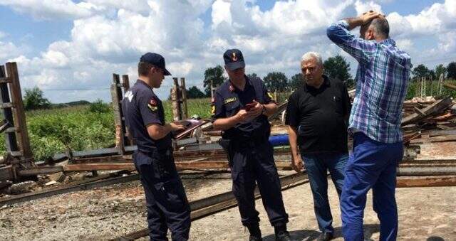 Sakarya'da pes dedirten hırsızlık! Fabrikayı çaldılar Sakarya'da pes dedirten hırsızlık! Fabrikayı çaldılar
