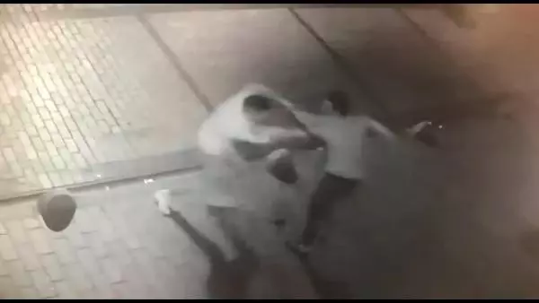 Cezayir uyruklu genç, borcunu ödemeyen vatandaşını defalarca bıçaklayarak öldürdü