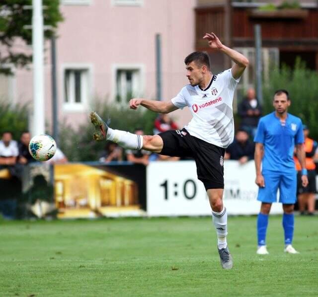 Beşiktaş, Apollon Larissa ile berabere kaldı! İşte karşılaşmadan kareler