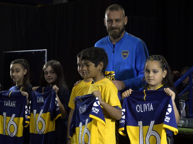  <a class='keyword-sd' href='/boca-juniors/' title='Boca Juniors'>Boca Juniors</a>, De Rossi'yi basına tanıttı