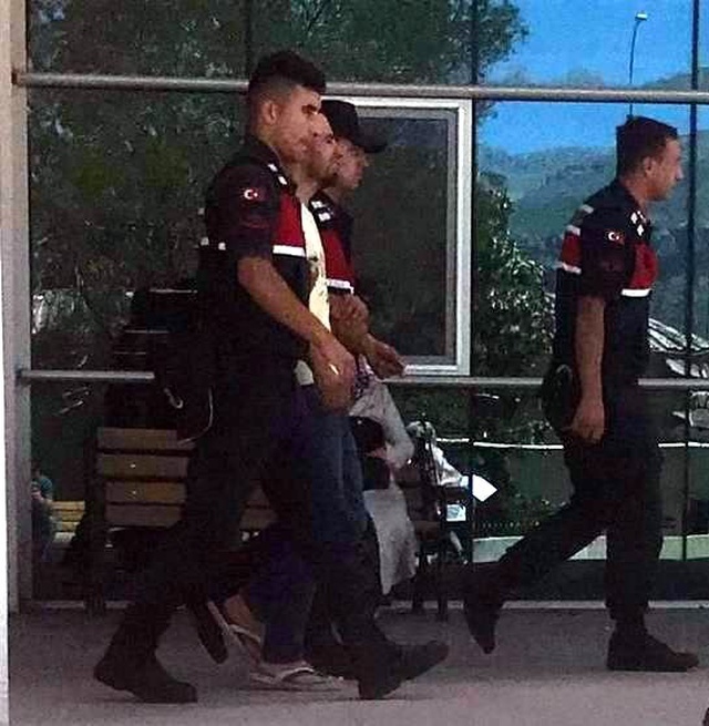Yılanı vurmak isterken yanlışlıkla 6 buçuk aylık hamile karısını öldürdü