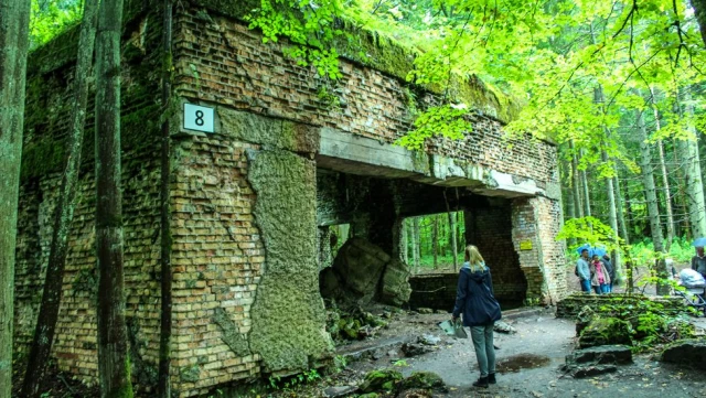 Polonya'daki Hitler sığınağının turizm için yenilenmesi 'tema parkı' tartışması başlattı