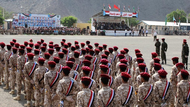 Yemen'de Husiler askeri törende saldırı düzenledi: En az 32 ölü