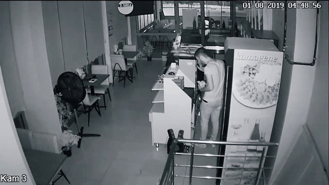 Pişkin hırsız soyduğu iş yerinde çiğ köfte yedi! Kamera kayıttaydı