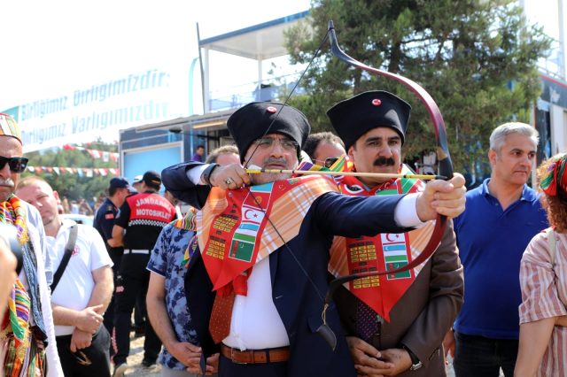 Türk dünyası Yörük, Türkmen, Kültür Şöleni'nde bir araya geldi