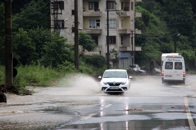 Rize'de sel sularına kapılarak kaybolan vatandaşın kimliği tespit edildi