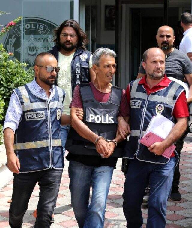 1 milyon TL'lik alacağı için müteahhiti sokak ortasında öldürdü 1 milyon TL'lik alacağı için müteahhiti sokak ortasında öldürdü