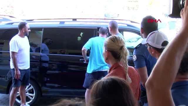 Antalya'dan ayrılan Jennifer Lopez'in giydiği kıyafet herkesi şaşırttı