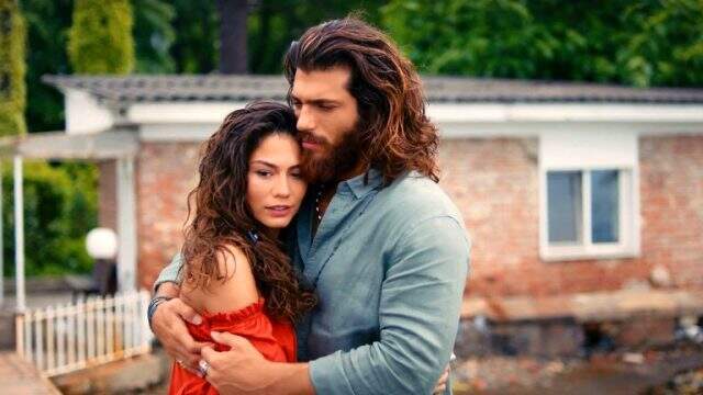 Can Yaman, Erkenci Kuş dizisine <a class='keyword-sd' href='/instagram/' title='Instagram'>Instagram</a>'dan yayınladığı mesajla veda etti