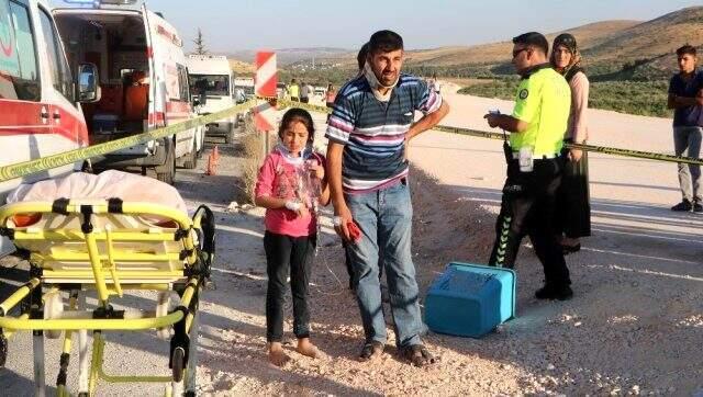 Gaziantep'te otomobil ile minibüs çarpıştı: 3 ölü, 12 yaralı