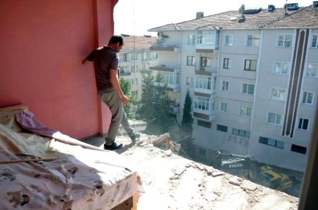 İstanbul Avcılar'da şaşırtan görüntü! Binanın duvarları olmadığı ortaya çıktı
