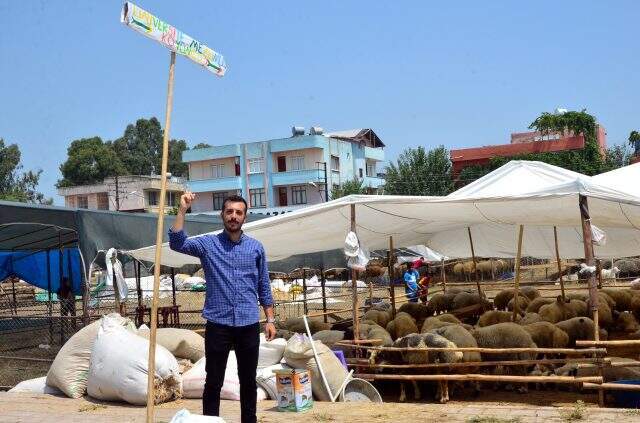 Kurbanlık çadırına asılan 