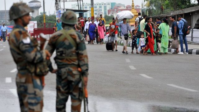 Özel statüsü kaldırılan Cammu Keşmir eyaletinden 3 gündür haber alınamıyor
