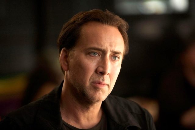 Dünyaca ünlü oyuncu Nicolas Cage, kendi kobralarının saldırısına uğradı