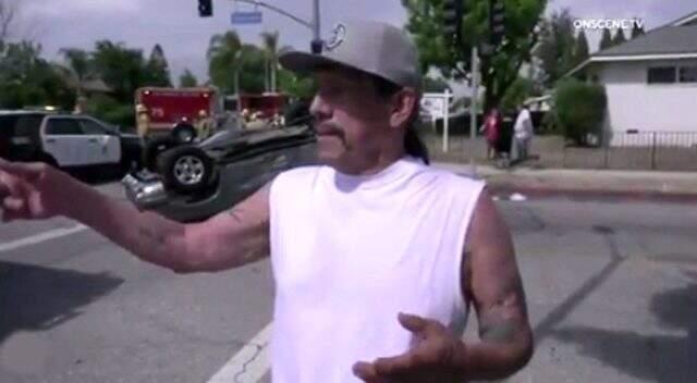 <a class='keyword-sd' href='/hollywood/' title='Hollywood'>Hollywood</a> aktörü Danny Trejo, ters dönen araçta sıkışan bebeği kurtardı
