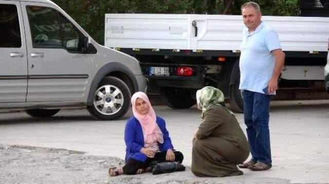 Kaldırımda yürürken panelvan minibüsün çarptığı anne-kız hayatını kaybetti