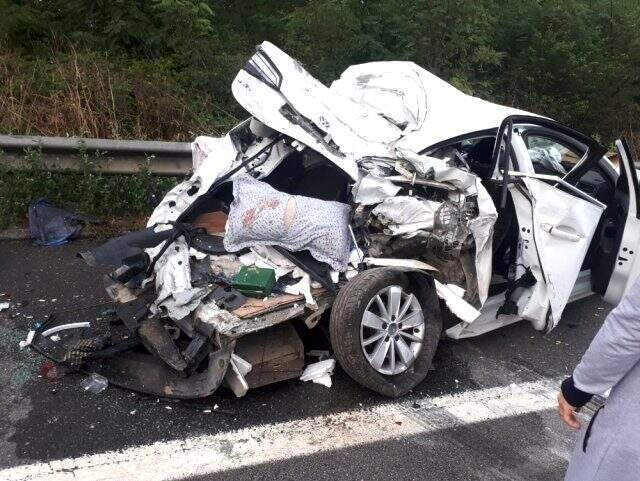 TEM Otoyolunda zincirleme trafik kazası: 6 yaralı TEM Otoyolunda zincirleme trafik kazası: 6 yaralı