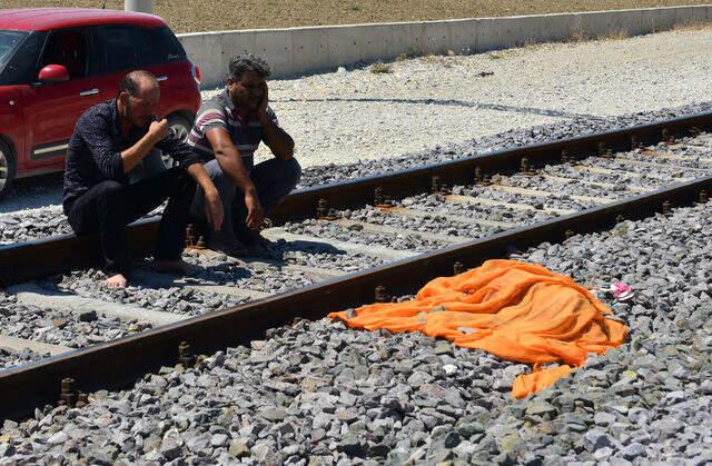 4 yaşındaki Suriyeli kızı tren ezdi! Annenin feryatları yürek yaktı