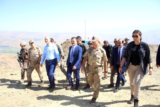 Cumhurbaşkanı Erdoğan, Bakan Soylu aracılığıyla Mehmetçik'e bayram mesajı yolladı