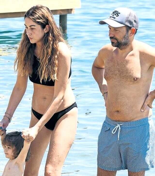 Anne olduktan sonra podyumlara bırakan tescilli güzel Nur Gümüşdoğrayan bikinili görüntülendi