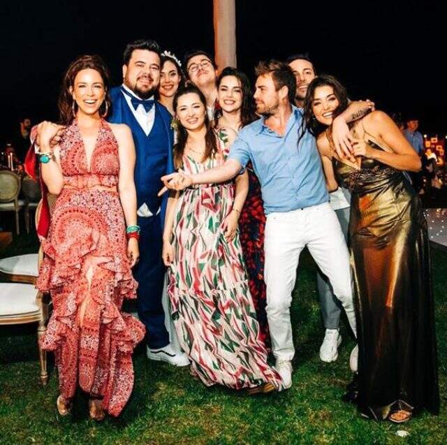 Murat Dalkılıç, sevgilisi Hande Erçel'le olan fotoğrafını 'Aşkım' notuyla paylaştı Murat Dalkılıç, sevgilisi Hande Erçel'le olan fotoğrafını
