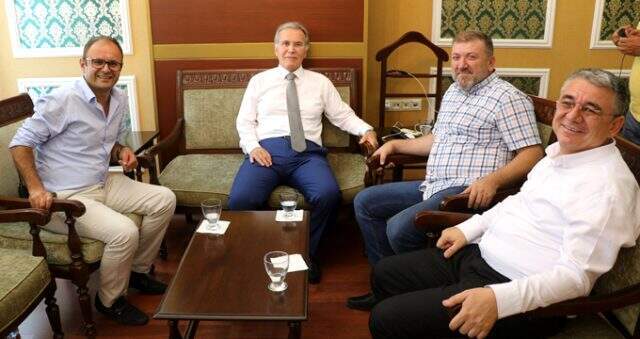 AK Partili Şahin'den yeni parti açıklaması: Başarılı olmaları mümkün değil AK Partili Şahin'den Babacan'a tepki: Erdoğansız Türkiye projesine destek veriyor