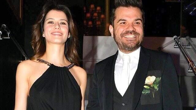 Kenan Doğulu'dan Beren Saat'e sahnede kalpli gönderme