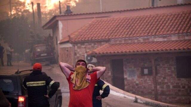 Yunanistan'da alevler yükseliyor! Evia adasında olağanüstü hal ilan edildi