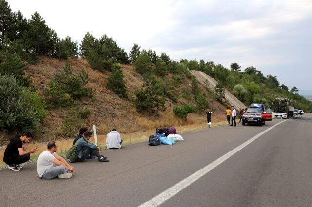 50 kişiyi taşıyan yolcu otobüsü alev alev yandı!