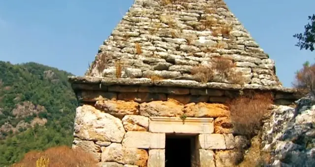 Çağbaba adıyla anılan türbe, gladyatör mezarı çıktı