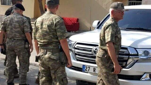 Güvenli Bölge kapsamında Türkiye'de bulunan ABD'li Korgeneral Twitty, Suriye sınırında incelemede bulundu