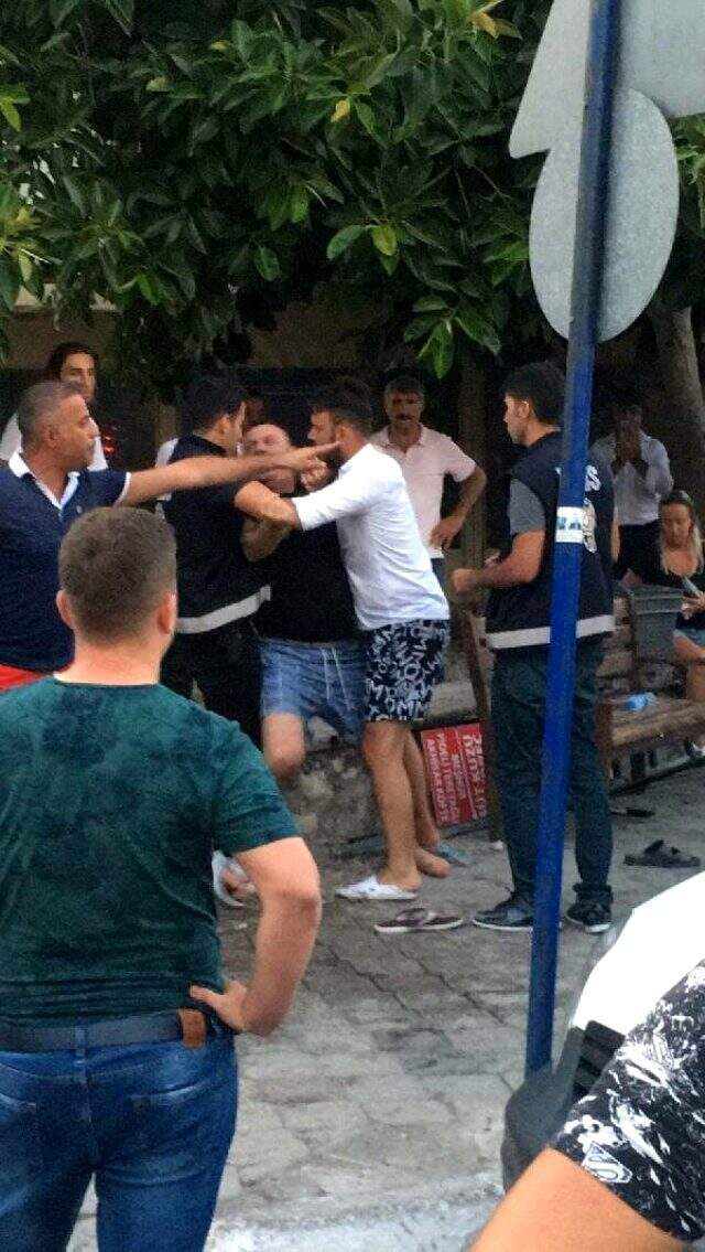 Polisler, Denizlispor Başkanı Ali Çetin'i dövüp kaburgasını kırdı! Polisler, Denizlispor Başkanı Ali Çetin'i dövüp kaburgasını kırdı!