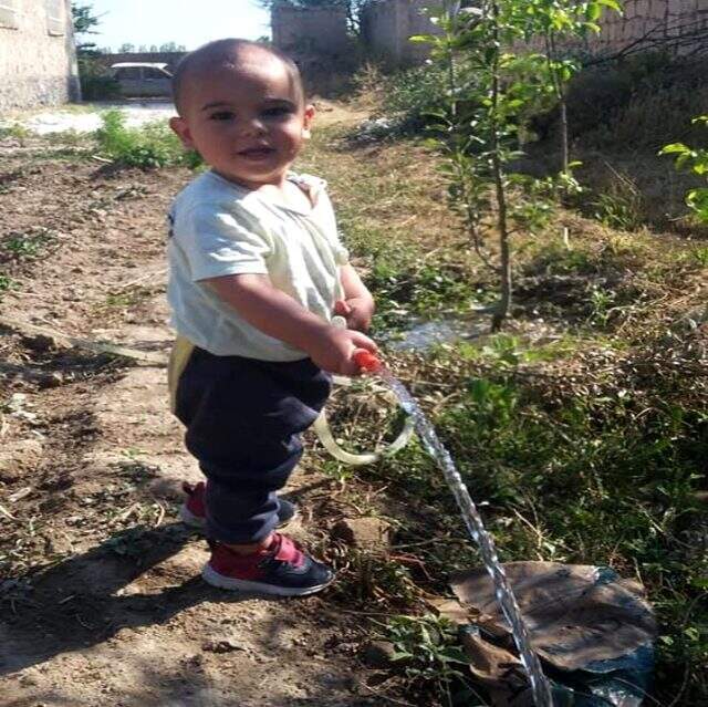 2,5 yaşındaki bebek çiğköfte yoğurma makinesine düşürek can verdi 2,5 yaşındaki bebek, çiğ köfte yoğurma makinesine düşerek can verdi