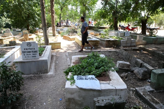 100 mezarın yıkılıp üzerine yazı yazılmasıyla ilgili 6 şüpheli gözaltına alındı