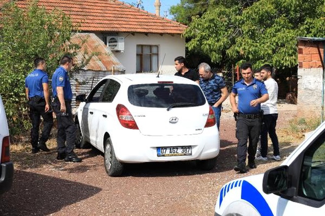 Husumetli iki grup, hastane önünde birbirine tabanca ve tüfekle ateş açtı