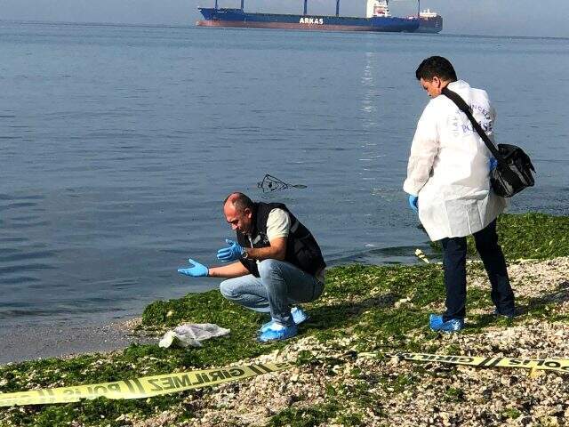 Beylikdüzü Sahili'nde kıyıya, poşet içinde bebek cansız bedeni vurdu