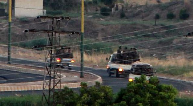 3 kamyonetin içindeki 50 teröristin hareketliliği Mardin'den görüntülendi