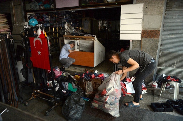 Selin vurduğu Eminönü'nde esnaf, 150 bin lira zarara uğradı!