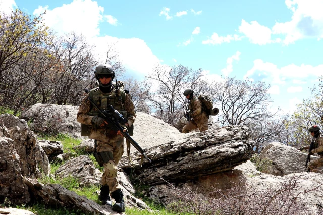 PKK'ya karşı 129 timin katılımıyla Kıran Operasyonu başlatıldı! İşte ilk görüntüler...