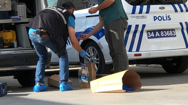 Lüks sitedeki odasında ölü bulunan kişinin sahte alkolden öldüğü tahmin ediliyor
