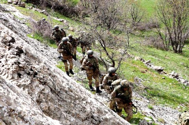 PKK'ya karşı 129 timin katılımıyla Kıran Operasyonu başlatıldı! İşte ilk görüntüler...