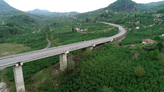 Asrın projesi olarak bilinen Karadeniz-Akdeniz Yolu'nda çalışmalar devam ediyor