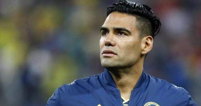 Falcao, Galasaraylı yöneticiyi takibe aldı! Taraftar heyecanlandı Falcao, Galatasaraylı yöneticiyi takibe aldı! Taraftar heyecanlandı